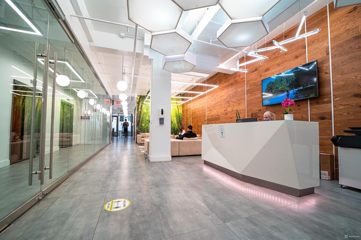 Lobby at 469 7th Avenue in Midtown Manhattan